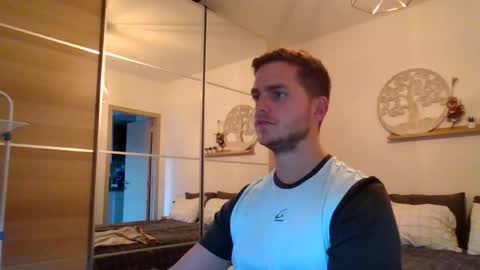 Snapshot of syl092 chatting on October 1, 5:17 pm syl092 online show from October 1, 5:17 pm