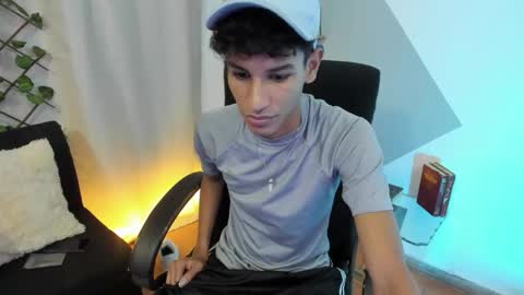 Tashi00 online show from March 10, 1:11 am