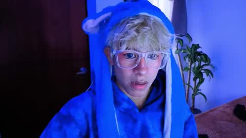 taichi online show from November 9, 7:51 pm