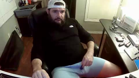 TaintNuzzler online show from November 4, 11:11 am