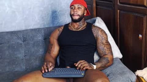 Tairon Tucke online show from February 3, 3:20 am