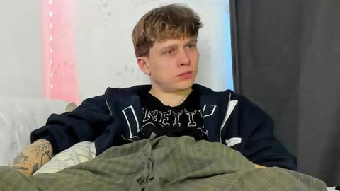 Colin online show from April 28, 4:39 am