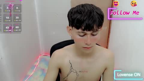 Snapshot of tanjiro_cute chatting on January 14, 4:15 am Andres online show from January 14, 4:15 am