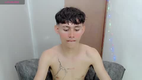 Snapshot of tanjiro_cute chatting on January 1, 7:30 am Andres online show from January 1, 7:30 am