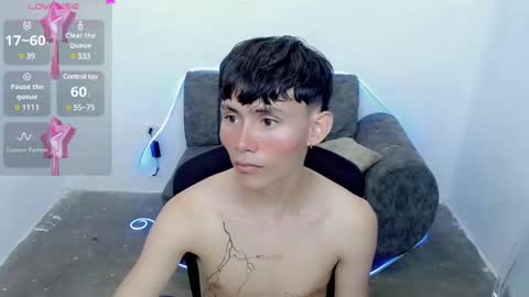Snapshot of tanjiro_cute chatting on January 5, 11:33 pm Andres online show from January 5, 11:33 pm