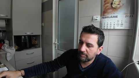 Snapshot of tarkan198 chatting on February 17, 12:59 pm tarkan198 online show from February 17, 12:59 pm