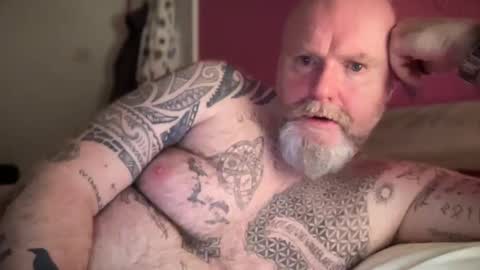 Snapshot of tattooeddilf01 chatting on January 19, 12:06 am Tattooeddilf 01 online show from January 19, 12:06 am