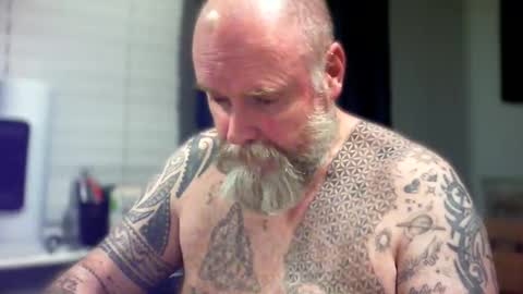 Snapshot of tattooeddilf01 chatting on September 8, 10:53 pm Tattooeddilf 01 online show from September 8, 10:53 pm