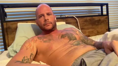 Snapshot of tattooman5555 chatting on September 30, 3:04 pm Tattooman online show from September 30, 3:04 pm