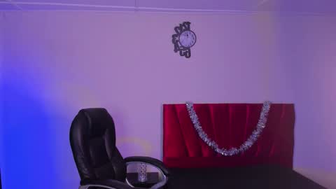 tau_montes online show from November 21, 11:37 pm