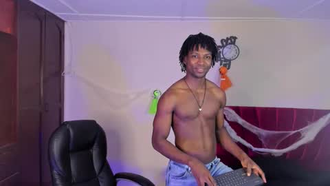 tau_montes online show from October 24, 10:33 pm