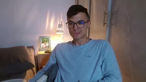 taurus4k online show from December 8, 3:32 am