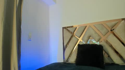  T A U R U S  online show from April 5, 11:07 am