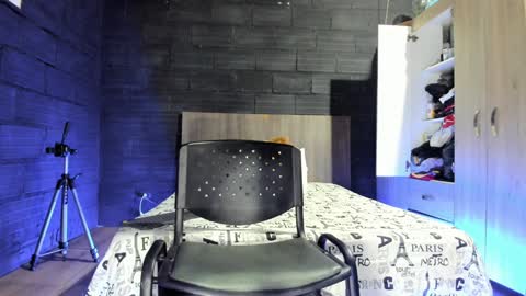 Snapshot of taurus_boy1 chatting on February 3, 2:36 am T A U R U S online show from February 3, 2:36 am