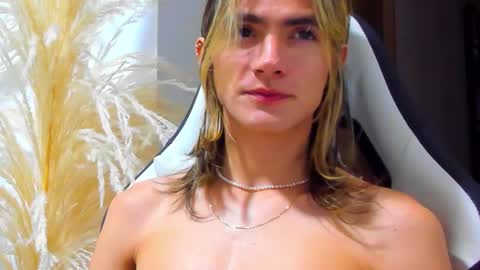 tayler_swift1 online show from October 10, 8:08 am