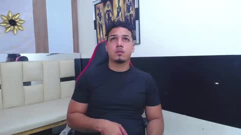 Snapshot of taylor_collins_2 chatting on October 8, 10:36 pm taylor_collins_2 online show from October 8, 10:36 pm
