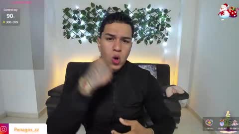 Snapshot of taylor_johnn chatting on December 15, 12:38 pm Penagos zz online show from December 15, 12:38 pm