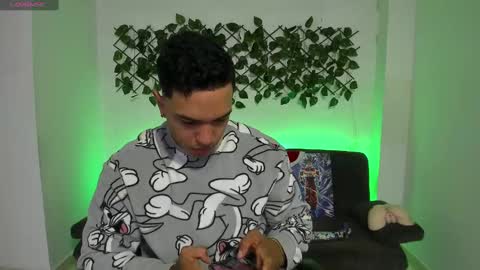 Snapshot of taylor_johnn chatting on December 29, 2:21 pm Penagos zz online show from December 29, 2:21 pm