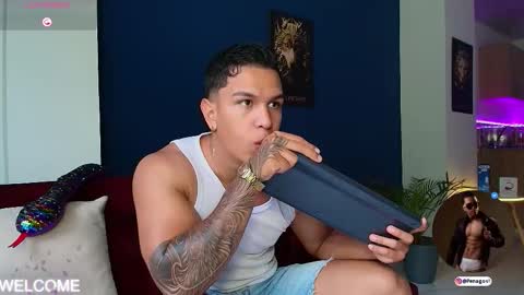 Penagos zz    online show from November 9, 9:08 pm