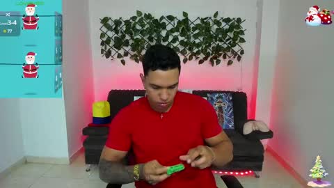 Snapshot of taylor_johnn chatting on December 25, 3:06 pm Penagos zz online show from December 25, 3:06 pm