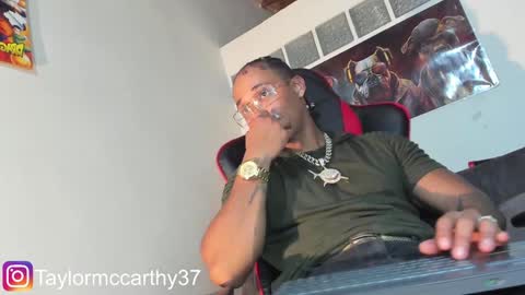 Snapshot of taylor_mccarthy_1 chatting on December 18, 3:58 am Taylor Mccarthy online show from December 18, 3:58 am