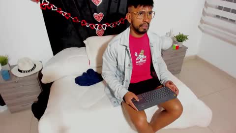 Snapshot of taylormaccurdy_ chatting on September 16, 4:30 pm taylormaccurdy_ online show from September 16, 4:30 pm