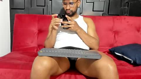 taylormaccurdy_ online show from March 9, 6:57 pm