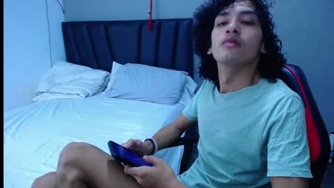 Tayron online show from November 17, 7:28 pm