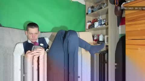 Snapshot of telepaticman chatting on February 26, 9:32 am Virg Lszl online show from February 26, 9:32 am