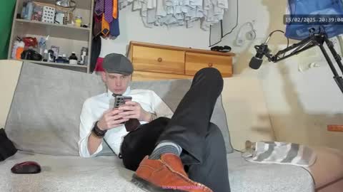 Snapshot of telepaticman chatting on February 15, 7:39 pm Virg Lszl online show from February 15, 7:39 pm