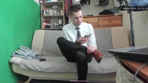 Snapshot of telepaticman chatting on February 4, 12:22 pm Virg Lszl online show from February 4, 12:22 pm