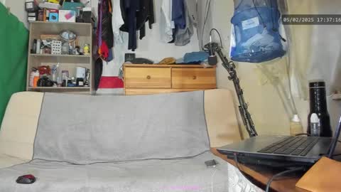 Snapshot of telepaticman chatting on February 5, 4:37 pm Virg Lszl online show from February 5, 4:37 pm