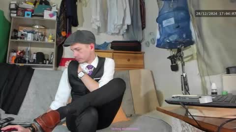 Snapshot of telepaticman chatting on December 28, 3:59 pm Virg Lszl online show from December 28, 3:59 pm
