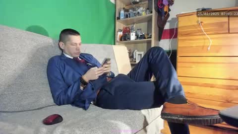 Snapshot of telepaticman chatting on February 25, 6:03 am Virg Lszl online show from February 25, 6:03 am