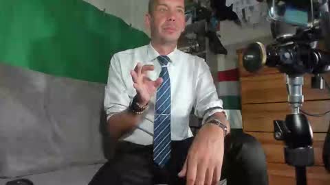 Snapshot of telepaticman chatting on September 30, 12:20 pm Virg Lszl online show from September 30, 12:20 pm