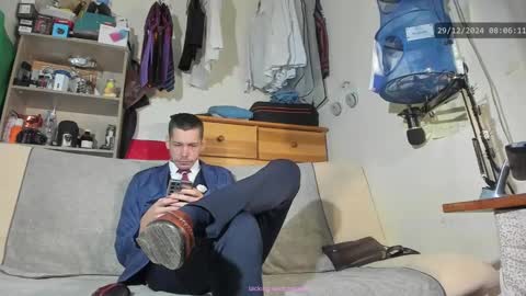 Snapshot of telepaticman chatting on December 29, 7:06 am Virg Lszl online show from December 29, 7:06 am