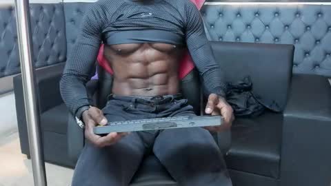 terranze_z online show from December 5, 9:00 pm