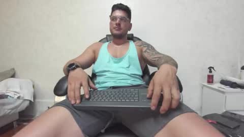 Snapshot of teylor_creed chatting on January 24, 10:19 pm teylor creed online show from January 24, 10:19 pm