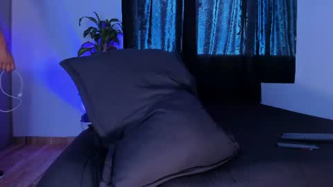 thadeo_king online show from June 24, 2:42 pm