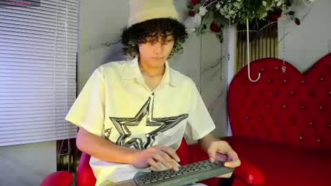 thanier_18 online show from July 25, 3:36 am