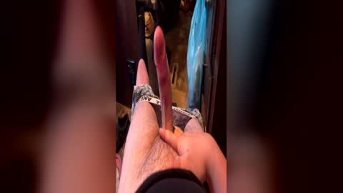 thathungboy0 online show from April 27, 11:43 pm