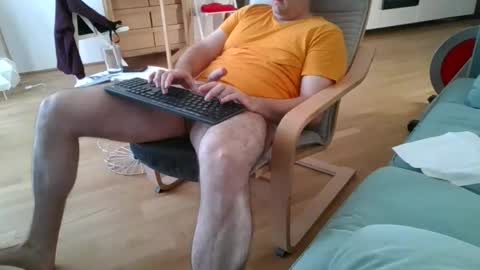 Snapshot of the87tom chatting on September 27, 12:14 pm the87tom online show from September 27, 12:14 pm