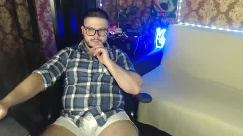 Snapshot of the_avengersgth chatting on September 28, 2:20 am thor lord online show from September 28, 2:20 am