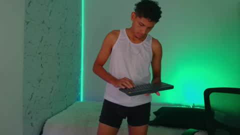 Sean OPry   online show from December 1, 2:09 pm