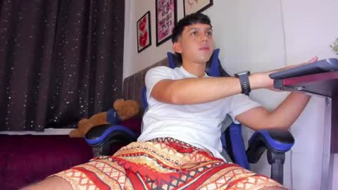 the_skinnyguys online show from April 23, 10:45 pm