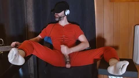 Snapshot of thebarefootgamer chatting on March 2, 2:15 pm Blue and Red online show from March 2, 2:15 pm