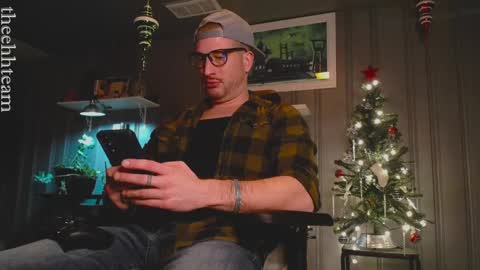 Snapshot of theehhteam chatting on January 1, 8:26 pm H online show from January 1, 8:26 pm
