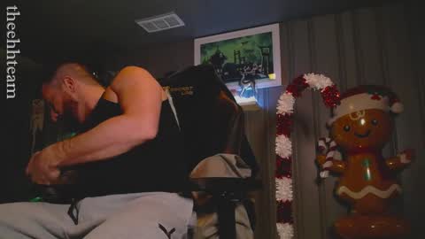 Snapshot of theehhteam chatting on December 7, 12:09 am H online show from December 7, 12:09 am