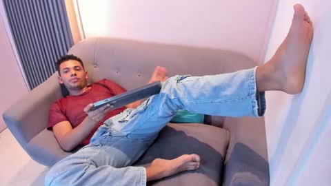 theo_morris online show from March 7, 4:32 am