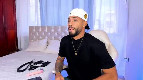 Snapshot of theo_sky1 chatting on September 10, 7:45 pm Theo Sky online show from September 10, 7:45 pm